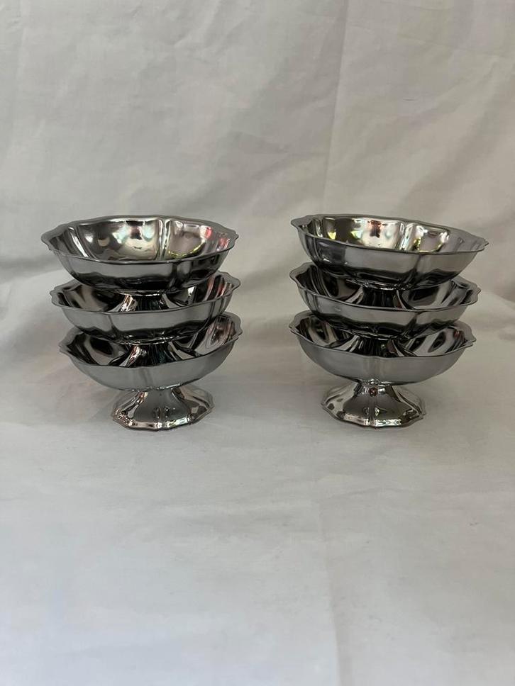 Vintage Franse RVS ijscoupes Guy Degrenne | tulpvorm | retro, Huis en Inrichting, Keuken | Servies, Overige typen, Overige stijlen