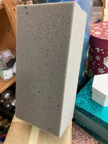 Grijze Bloemschikblokken - Steekschuim beschikbaar voor biedingen