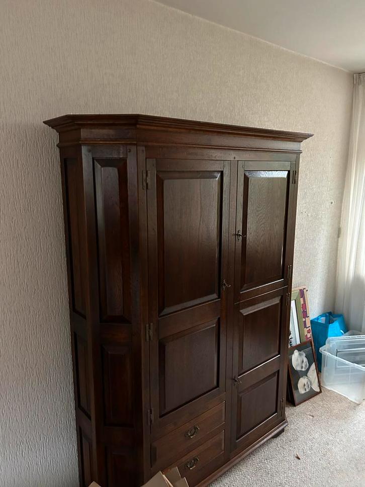 Antieke Walnoot Opbergkast / Jagerskast, Huis en Inrichting, Kasten | Kledingkasten, Gebruikt, 150 tot 200 cm, 50 tot 75 cm, Met lade(s)