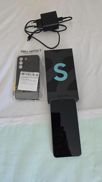 Nette Samsung Galaxy S22 5g incl Turbolader en nieuwe Hoes beschikbaar voor biedingen