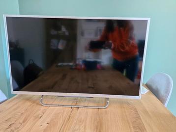 Sony KDL-32W706B 32 inch full HD lcd tv. beschikbaar voor biedingen