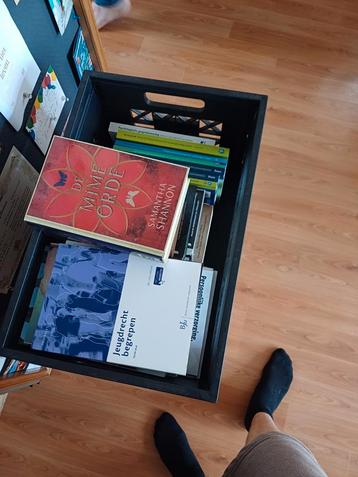 Krat gratis boeken  beschikbaar voor biedingen