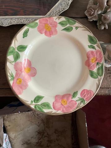 Dessert Borden met Bloemenmotief beschikbaar voor biedingen