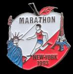 Marathon New-York 1993 pin, Verzamelen, Speldjes, Pins en Buttons, Verzenden, Nieuw, Sport, Speldje of Pin