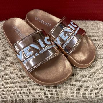 Venice Street & Sportswear slippers goud kleur