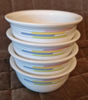 Thomas Trend Candy 4 porseleinen bouillon kommen.  beschikbaar voor biedingen