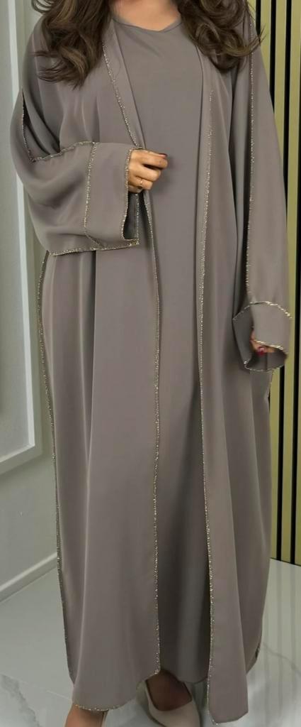 Zgan abaya met kimono in de kleur taupe dames jurk, Kleding | Dames, Jurken, Zo goed als nieuw, Onder de knie, Ophalen of Verzenden