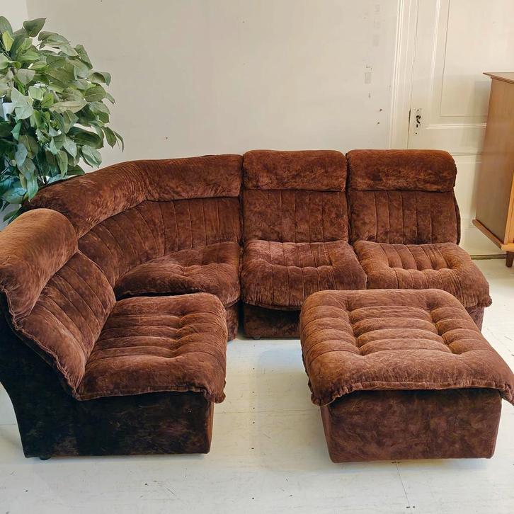 Vintage bruine rib elementenbank 4 elementen en poef, Huis en Inrichting, Banken | Complete zithoeken, Gebruikt, Stof, Ophalen