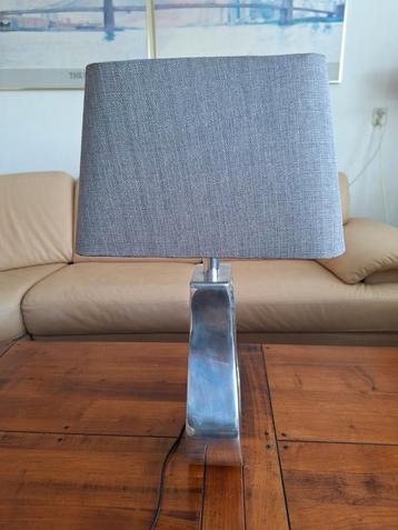 Hele mooie tafellamp