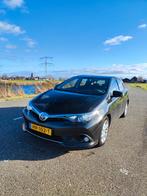 Toyota Auris 1.8 Hybrid 5DR 2016 Zwart, Auto's, 65 €/maand, 4 cilinders, Zwart, Origineel Nederlands