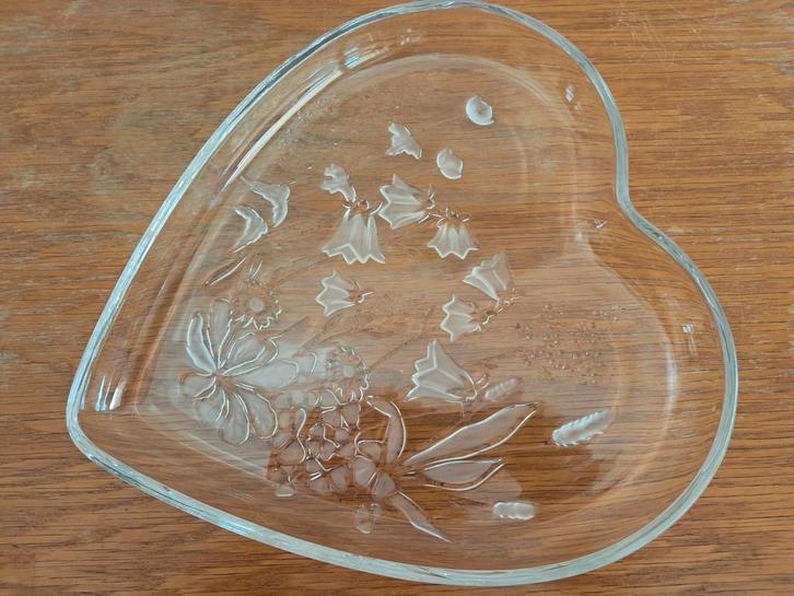 Mooi hartvormig schaal van MIKASA-KRISTAL., Antiek en Kunst, Antiek | Glas en Kristal, Ophalen of Verzenden