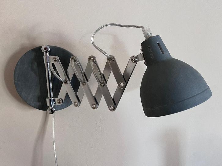 2 Uittrek wandlampen, onbeschadigd, nieuwstaat, + schakelaar, Huis en Inrichting, Lampen | Wandlampen, Zo goed als nieuw, Metaal