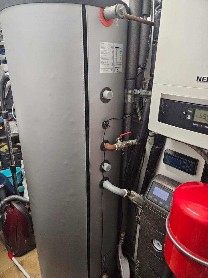 Zonneboiler met 3 collectoren & Warmtepomp, Doe-het-zelf en Verbouw, Geisers en Boilers, Gebruikt, Boiler, 100 liter of meer, Minder dan 3 jaar oud