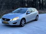 Volvo V60 D6 280pk Plug-in Hybrid 2012 Grijs (1:22), Te koop, Zilver of Grijs, Geïmporteerd, 5 stoelen