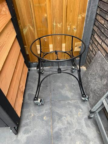 Kamado Joe Gietijzeren onderstel voor keramische bbq beschikbaar voor biedingen