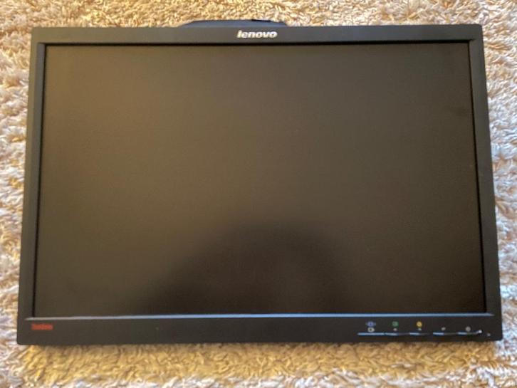 3x Lenovo 22inch monitor, Computers en Software, Monitoren, 60 Hz of minder, DisplayPort, DVI, VGA, Overige resoluties, Ophalen