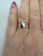 Zilveren Yin Yang ring maat 17,5 nr.930, Sieraden, Tassen en Uiterlijk, Ringen, Verzenden, Zo goed als nieuw, 17 tot 18, Dame