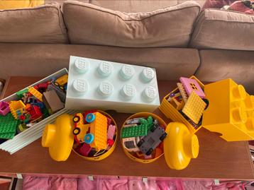 Veel Lego Duplo met 2 opbergboxen beschikbaar voor biedingen