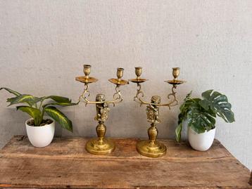 Antieke Amsterdamse Kandelaars - Bronzen Pracht beschikbaar voor biedingen
