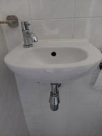 Wastafel + kraan. Ideaal voor kleine ruimtes!, Minder dan 50 cm, Gebruikt, Ophalen of Verzenden, Minder dan 100 cm