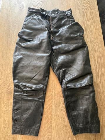 Vintage zwart leren motor broek beschikbaar voor biedingen