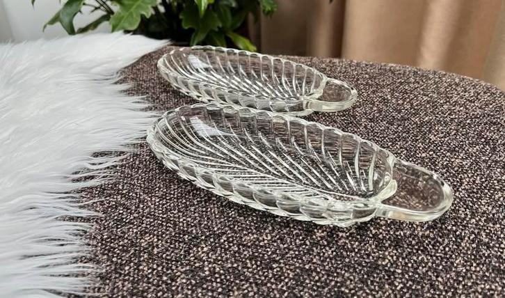 2 Glazen schaaltjes, Huis en Inrichting, Keuken | Servies, Zo goed als nieuw, Schaal of Schalen, Overige stijlen, Glas, Verzenden