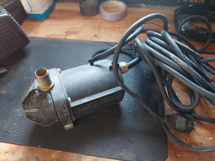 Vijverpomp - Ideaal voor uw vijver!, Tuin en Terras, Waterpompen, Ophalen of Verzenden