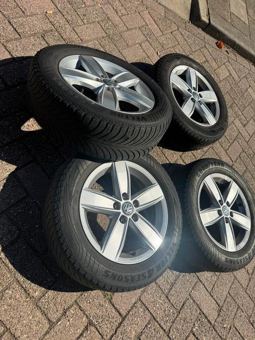 Te koop: 4-season banden met velgen – maat 185/65R15, Auto-onderdelen, Banden en Velgen, Banden en Velgen, Zomerbanden, 15 inch