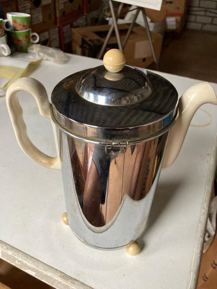 Koffiepot Petrus Regout en Benraad houder., Antiek en Kunst, Antiek | Servies los, Ophalen of Verzenden