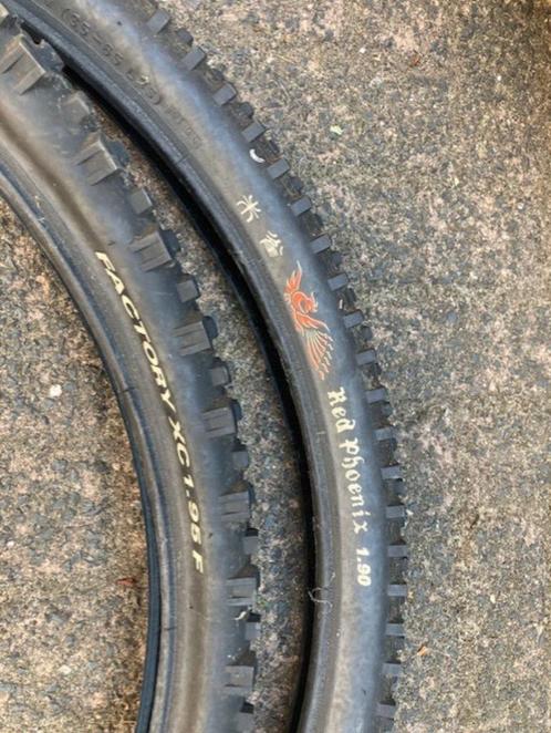 old school 26 inch MTB banden Tioga Red Dragon Factory XC, Fietsen en Brommers, Fietsaccessoires | Overige Fietsaccessoires, Gebruikt