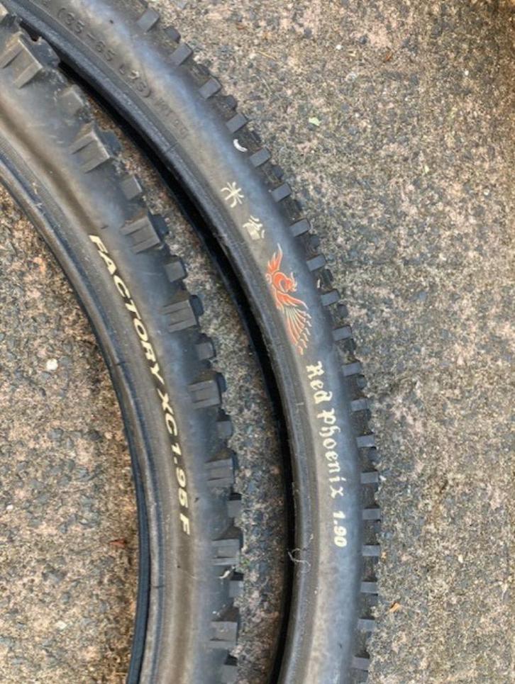 old school 26 inch MTB banden Tioga Red Dragon Factory XC, Fietsen en Brommers, Fietsaccessoires | Overige Fietsaccessoires, Gebruikt