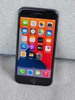 Iphone 8, in nieuwstaat met 64 gb opslag en Spigen Case 100€, Ophalen of Verzenden, Zo goed als nieuw, 64 GB