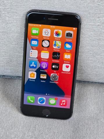 Iphone 8, in nieuwstaat met 64 gb opslag en Spigen Case 100€ beschikbaar voor biedingen