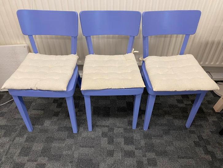 3 lila (eetkamer-) stoelen met kussens, Huis en Inrichting, Stoelen, Gebruikt, Drie, Hout, Overige kleuren, Ophalen