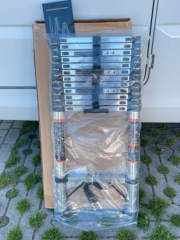 ** NIEUW ** TELESCOPISCHE LADDER met HAKEN ** 5 meter ! ** beschikbaar voor biedingen