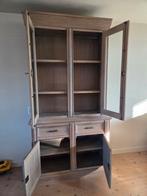 Hoge houten kast met glazen deuren, Ophalen, Gebruikt, Landelijk, 25 tot 50 cm