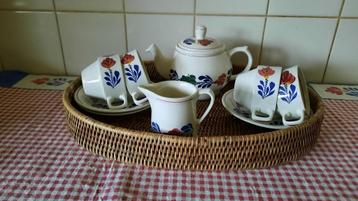 Boerenbond servies Theepot, melkkan, 4 kop en schotels