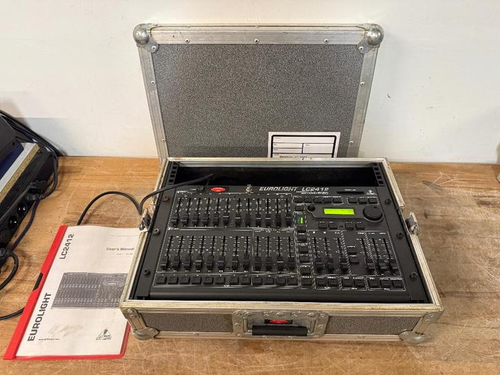 Behringer Eurolight LC2412 DMX controller + flightcase, Muziek en Instrumenten, Licht en Laser, Gebruikt, Licht, Ophalen of Verzenden
