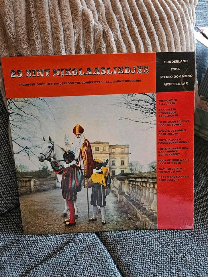 Sinterklaas en zwarte pieten 25 Sint Nikolaasliedjes LP, Diversen, Sinterklaas, Gebruikt, Ophalen of Verzenden