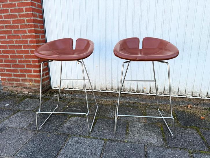 2x Moroso Fjord Barkrukken - Bruin Leder, Huis en Inrichting, Barkrukken, Zo goed als nieuw, 60 tot 90 cm, Leer, 2 krukken, Met voetsteun