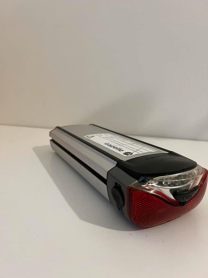 Gazelle Innergy accu + nieuwe oplader, Fietsen en Brommers, Fietsaccessoires | Fietsaccu's, Zo goed als nieuw, Ophalen