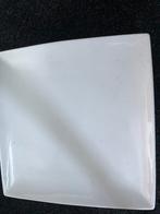 4 borden  ( groot ) Yong, Ophalen of Verzenden, Zo goed als nieuw, Bord(en), Overige stijlen