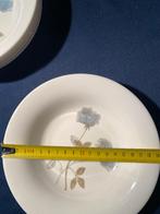 5 Wedgewood "Ice Rose" diepe borden 19 cm, Verzenden, Gebruikt, Porselein, Bord of Schaal