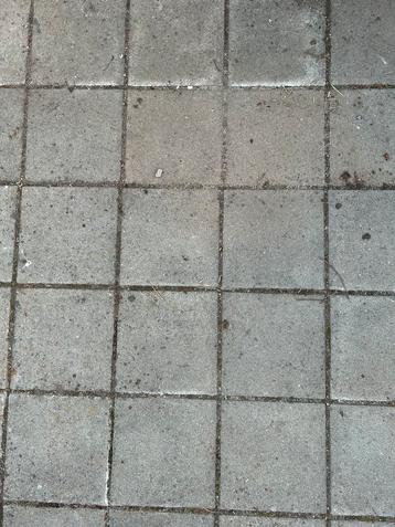 Gratis ca 1000 stuks stoeptegels 30x30 beschikbaar voor biedingen