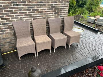 4 Tuinstoelen van kunstof riet/Rotan in nette staat beschikbaar voor biedingen