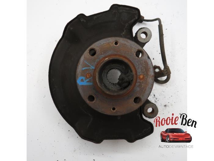 Fusee rechts-voor van een Suzuki Swift, Auto-onderdelen, Ophanging en Onderstel, Suzuki, Gebruikt, 3 maanden garantie, Ophalen of Verzenden