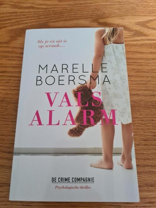 Marelle Boersma - Vals Alarm, Boeken, Thrillers, Zo goed als nieuw, Nederland, Ophalen of Verzenden