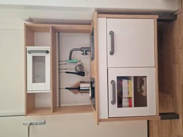 Ikea speelkeukentje met accessoires beschikbaar voor biedingen