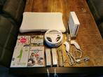 Nintendo Wii, Spelcomputers en Games, Ophalen, Zo goed als nieuw, Met 2 controllers