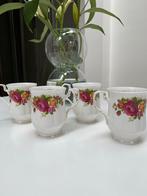 Vintage Royal Albert kopjes (4 stuks), Huis en Inrichting, Ophalen, Zo goed als nieuw, Overige stijlen, Kop(pen) en/of Schotel(s)